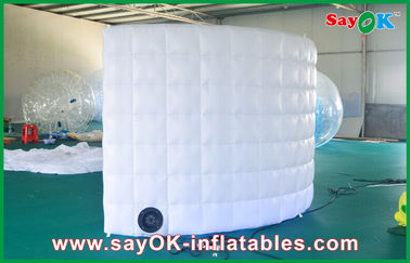 Decoração de festas Parede inflável Painéis de parede de ar inflável durável com sopro interno CE, 3 x 2 x 2,3 m