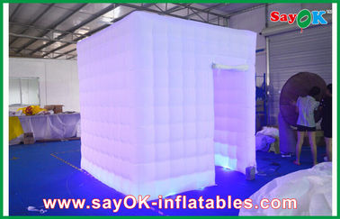 Barraca inflável 2,4 x 2,4 x 2.5M Inflatable Photobooth Kiosk do cubo para eventos com as 2 portas de Velcro