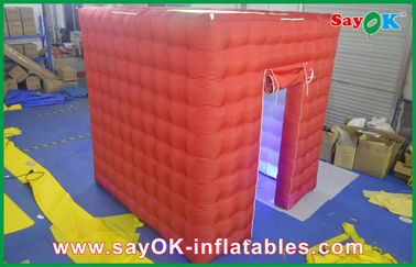 Cabine inflável vermelha da foto de 2 portas da barraca inflável do cubo com uso de abertura superior do parque de diversões