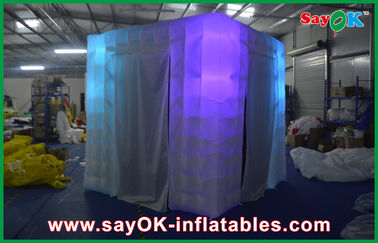 O partido inflável da prova da água da barraca do cubo conduziu decorações infláveis do Natal de Photobooth