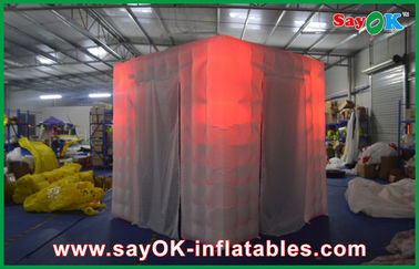 O partido inflável da prova da água da barraca do cubo conduziu decorações infláveis do Natal de Photobooth