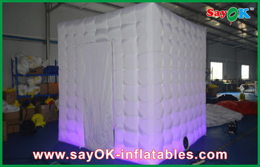 Barraca inflável interna branca do cubo do estúdio inflável da foto, suportes práticos da cabine da foto do evento da família