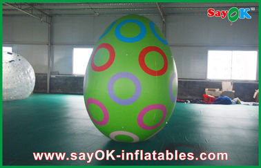 O Pvc fora das decorações infláveis do feriado pintou o ovo da decoração