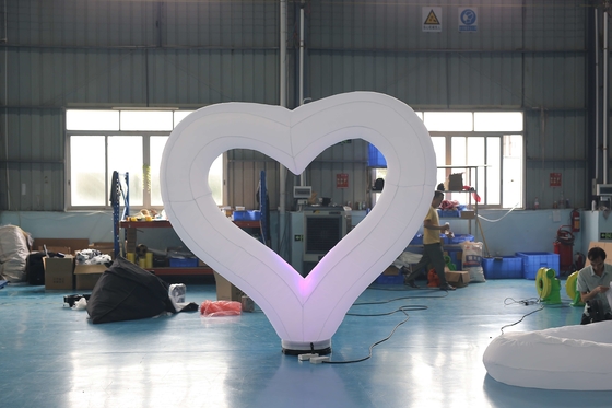 luz do diodo emissor de luz da correia do coração da decoração de 2.5M Diameter Inflatable Lighting