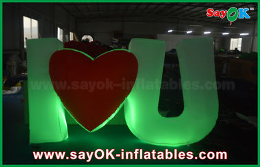 A proposta conduziu a decoração inflável do partido do AMOR da letra da iluminação com cor 16 diferente