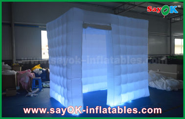 Anunciar a cabine indica a cabine inflável/Photobooth da foto dos suportes brancos sustenta a barraca do cubo do quadro