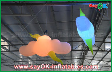 Encene a nuvem inflável dos produtos infláveis feitos sob encomenda da decoração com luz do ventilador/diodo emissor de luz