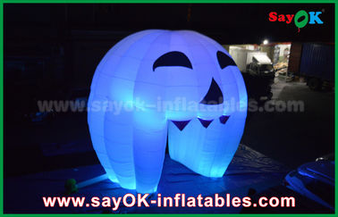 Decorações infláveis bonitos do feriado que iluminam a porta de Ghost/grande abóbora inflável