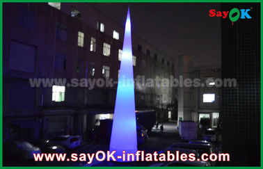Luz exterior do diodo emissor de luz que aterra o cone inflável da decoração para anunciar