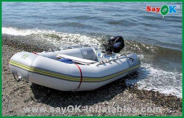 Barco inflável elétrico com o barco de pesca da explosão do rio do motor
