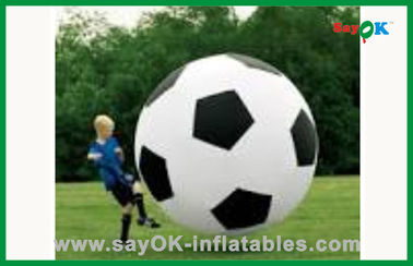 Brinquedos infláveis impermeáveis do futebol inflável gigante dos esportes das crianças