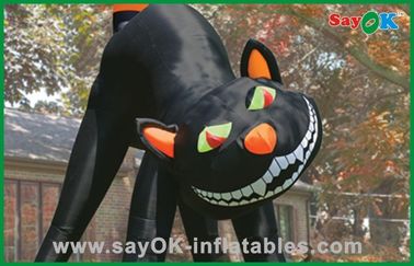 Decorações infláveis do feriado do gato de Dia das Bruxas
