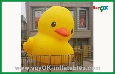 Brinquedos infláveis da associação de água do modelo dos desenhos animados do pato amarelo inflável grande
