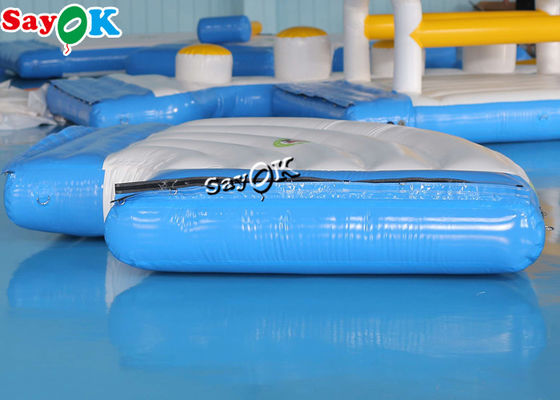 Tanque de água inflável Atividade ao ar livre Pista de saltos aerodinâmicos infláveis Parque de diversões aquáticos