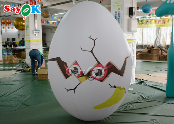 Os ovos infláveis coloridos do pássaro dos produtos infláveis feitos sob encomenda da decoração da Páscoa dão forma ao balão