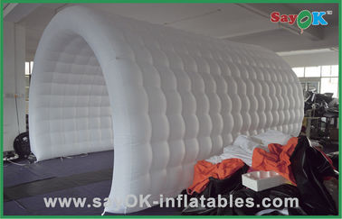 Barraca inflável branca impermeável do ar do evento, barraca inflável personalizada do ar de Outwell do túnel