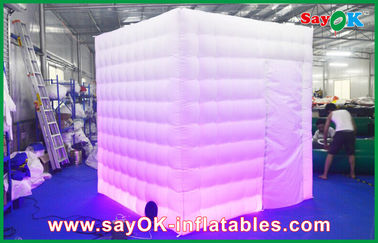 A cabine da foto do casamento contrata a cabine inflável da foto do cubo com logotipo feito-à-medida conduzido das luzes