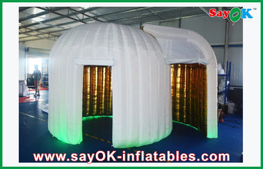 Decorações infláveis Photobooth inflável dourado do partido duas portas com o ventilador de ar da iluminação