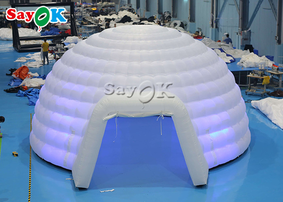 Barraca inflável branca da abóbada do iglu com luzes conduzidas para eventos do casamento