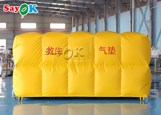 Equipamento amarelo do salvamento da água da almofada salva-vidas inflável do quadrado