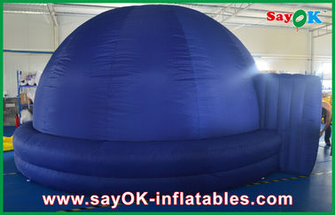 Pano inflável azul da projeção da abóbada do planetário para o ensino