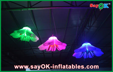 A decoração inflável gigante roxa/do verde iluminação conduziu a flor inflável da iluminação