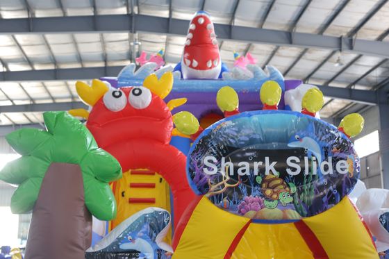 Slide seco inflável personalizado com desenho de castelo salto para eventos infantis
