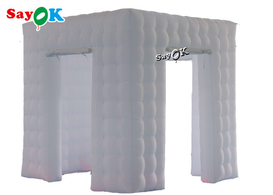 A cabine do evento indica a barraca portátil 8.25ft branca da cabine da foto do cubo de 3 portas de 2.5m inflável com luz conduzida